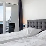 Apartment Panorama 10 *